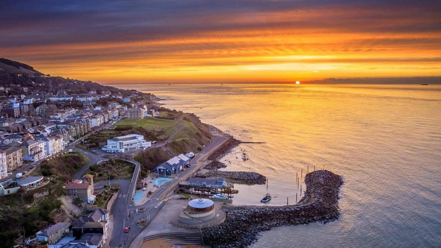 New With Free Offstreet Parking The Lookout At Ryde Esplanade Apartment Luaran gambar