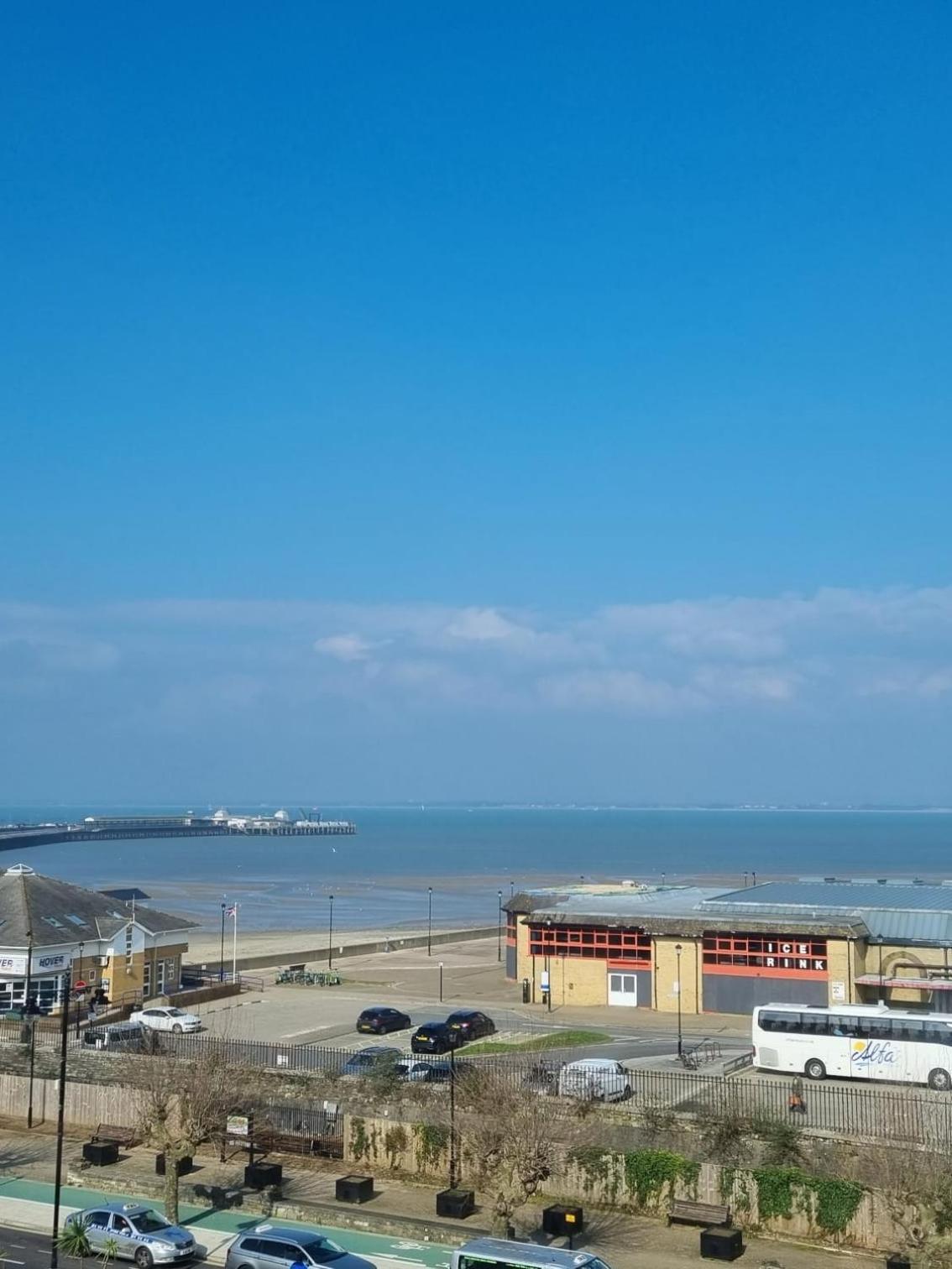 New With Free Offstreet Parking The Lookout At Ryde Esplanade Apartment Luaran gambar