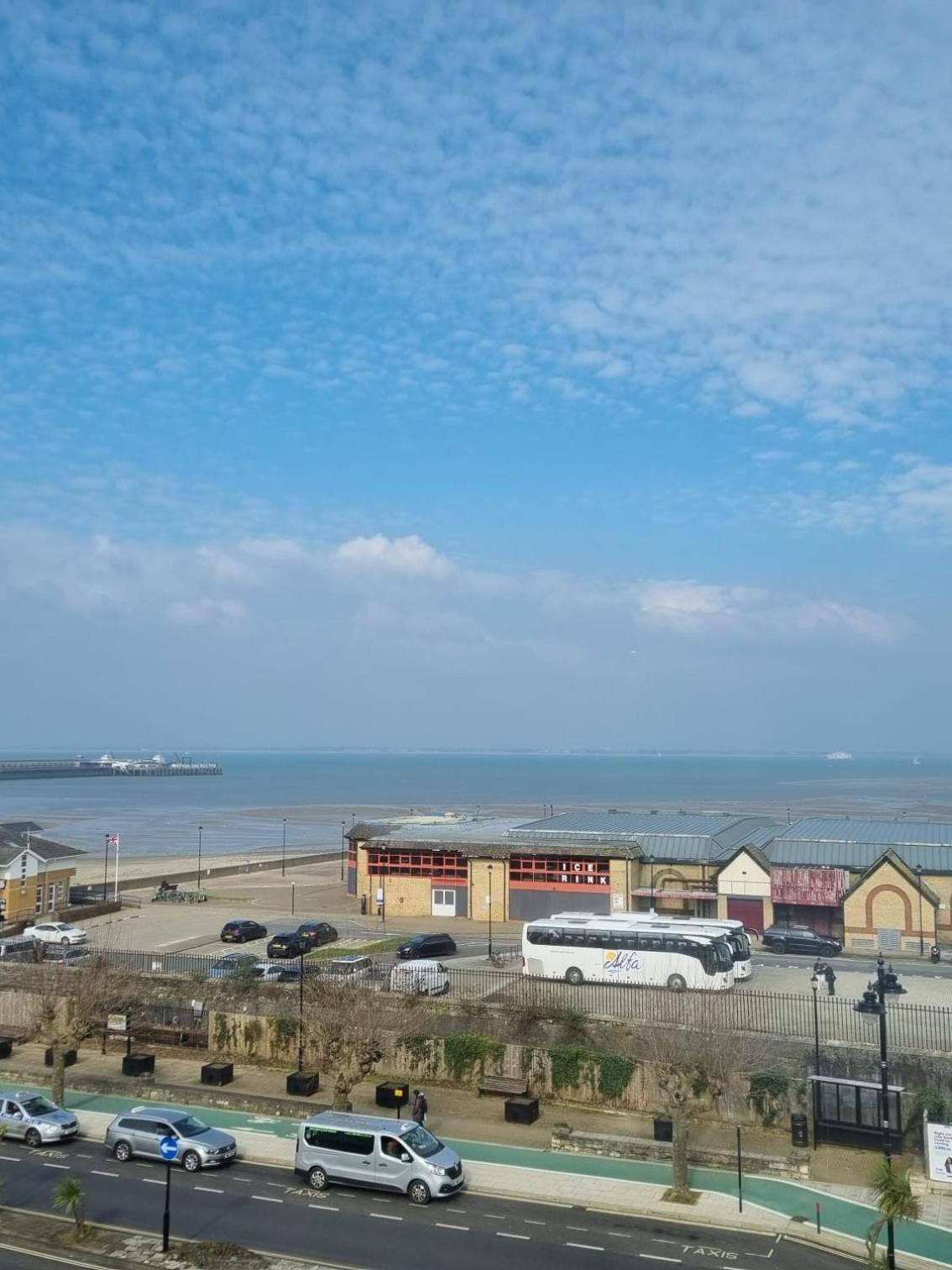 New With Free Offstreet Parking The Lookout At Ryde Esplanade Apartment Luaran gambar